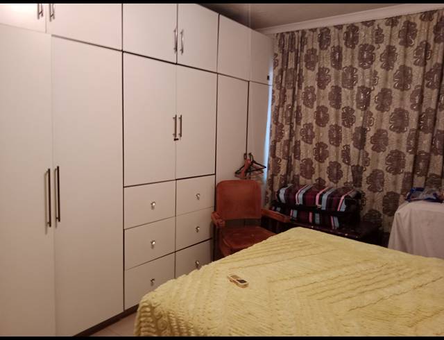 6 BEDROOM HOUSE FOR SALE IN NORTHDALE